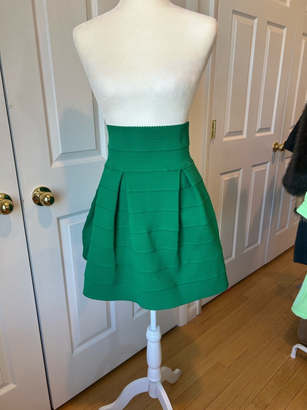 H&M High-Waist Green Pleated A-Line Skirt